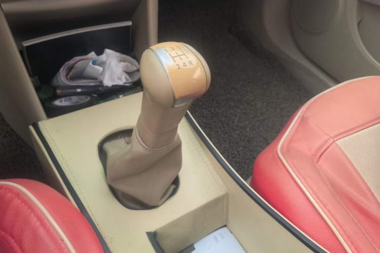 Used Nissan Sylphy 2016 Classic 1.6XE Manual Comfort Edition Gear Lever