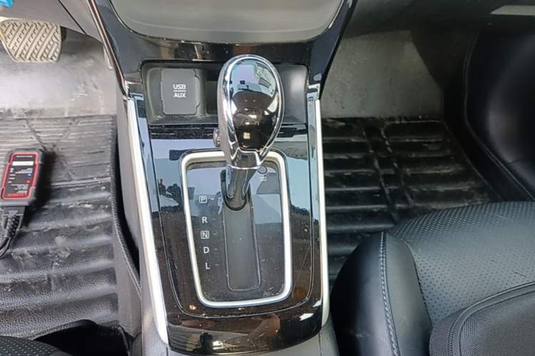 Used Nissan Sylphy 2016 1.6 XL CVT Luxury Edition Gear Lever