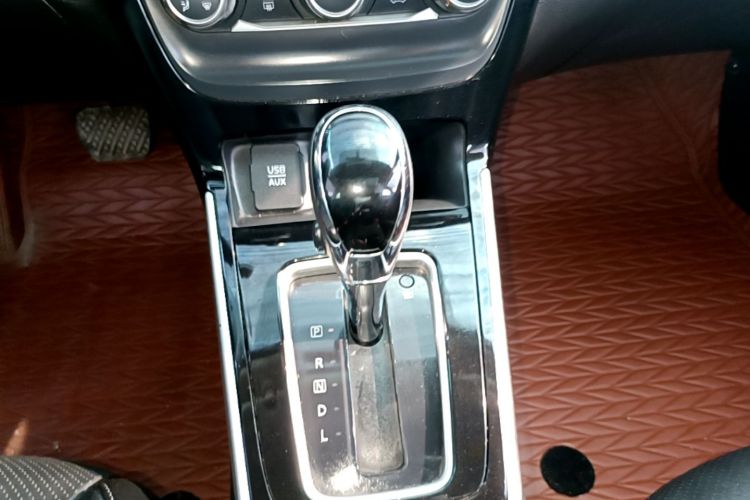 Used Nissan Sylphy 2016 1.6 XL CVT Deluxe Edition Gear Lever