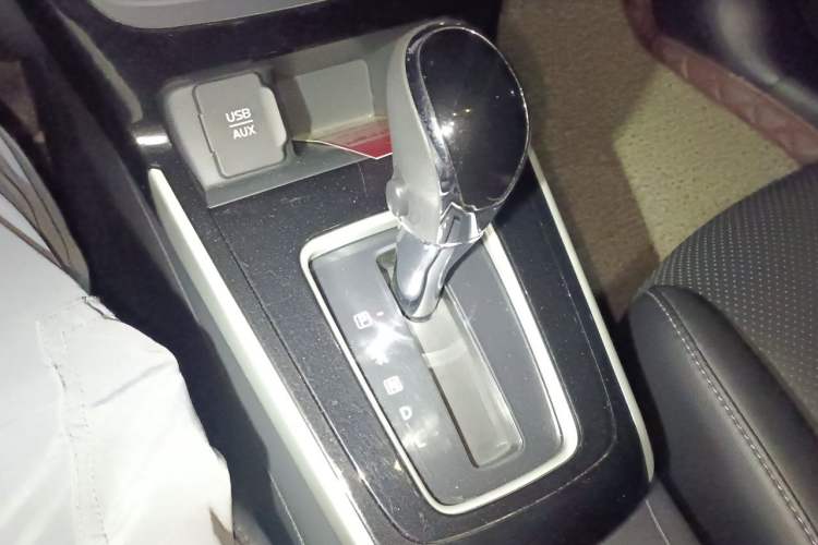 Used Nissan Sylphy 2016 1.6XV CVT Smart Enjoyment Version Gear Lever