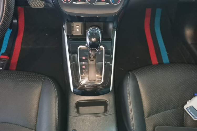 Used Nissan Sylphy 2016 1.6 XL CVT Luxury Edition Gear Lever
