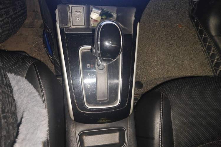 Used Nissan Sylphy 2016 1.6 XL CVT Luxury Edition Gear Lever