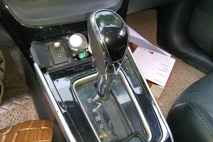 Used Nissan Sylphy 2016 1.6 XL CVT Luxury Edition Gear Lever