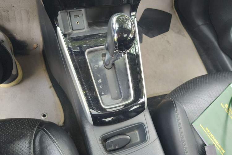Used Nissan Sylphy 2016 1.6 XL CVT Deluxe Edition Gear Lever