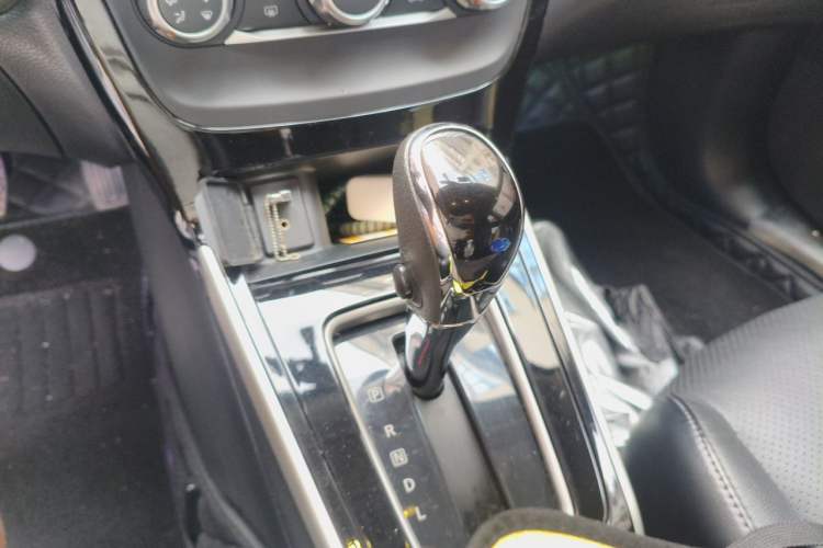 Used Nissan Sylphy 2016 1.6 XL CVT Deluxe Edition Gear Lever