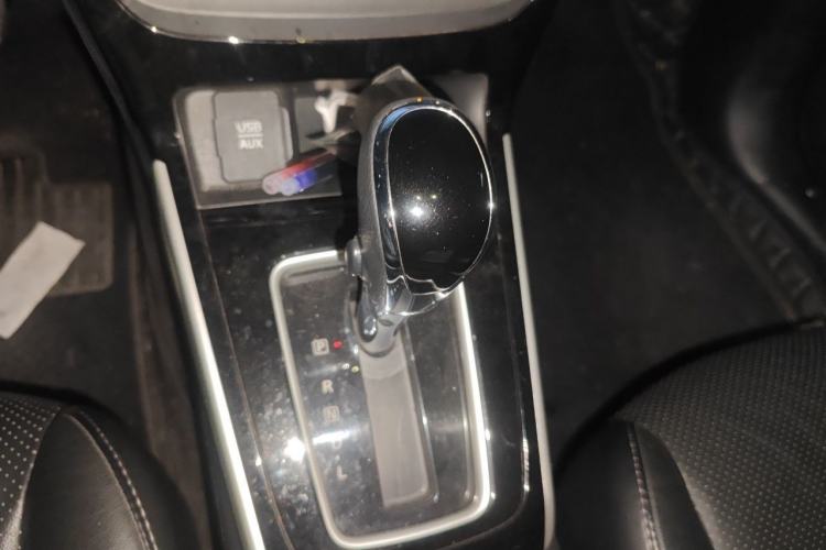 Used Nissan Sylphy 2016 1.6 XL CVT Luxury Edition Gear Lever