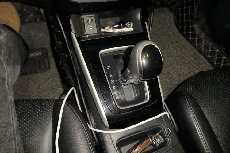 Used Nissan Sylphy 2016 1.6 XL CVT Deluxe Edition Gear Lever