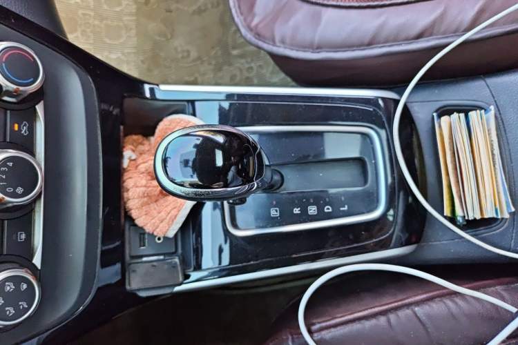 Used Nissan Sylphy 2016 1.6XE CVT Comfort Edition Gear Lever