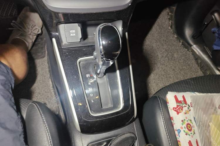 Used Nissan Sylphy 2016 1.6 XL CVT Deluxe Edition Gear Lever