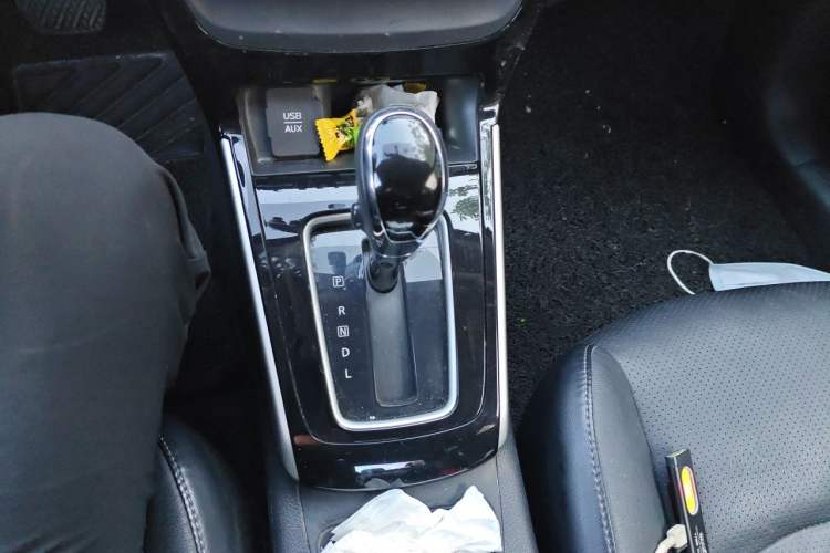 Used Nissan Sylphy 2016 1.6 XL CVT Luxury Edition Gear Lever
