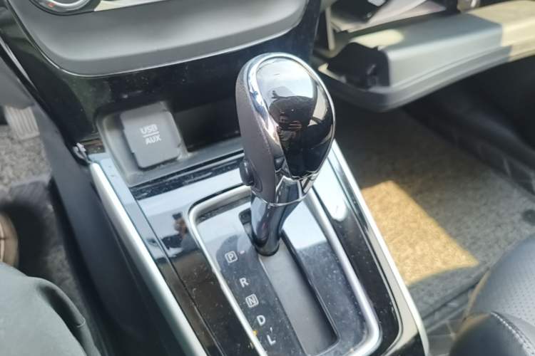 Used Nissan Sylphy 2016 1.6 XL CVT Deluxe Edition Gear Lever