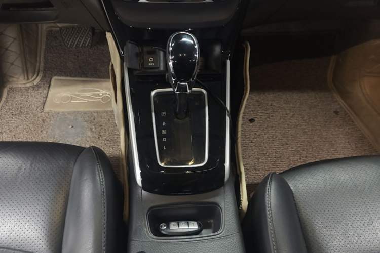 Used Nissan Sylphy 2016 1.6XV CVT Smart Enjoyment Version Gear Lever