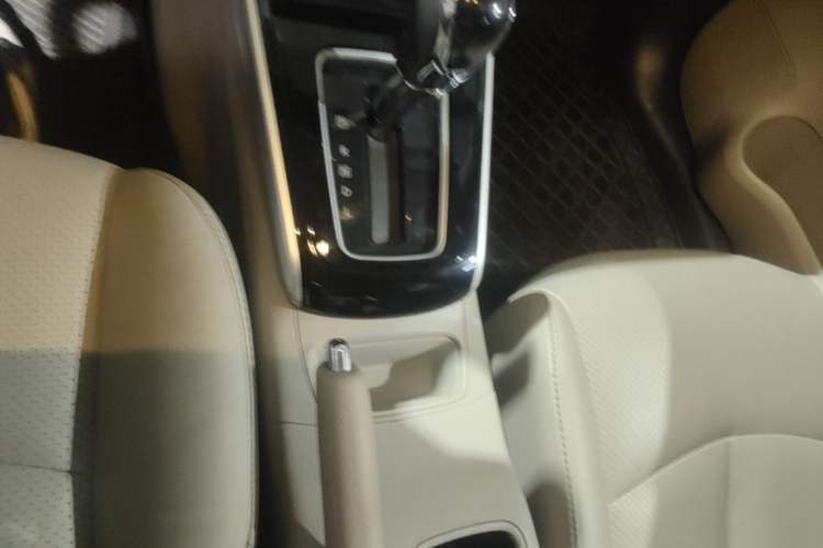 Used Nissan Sylphy 2016 1.6XV CVT Smart Enjoyment Version Gear Lever