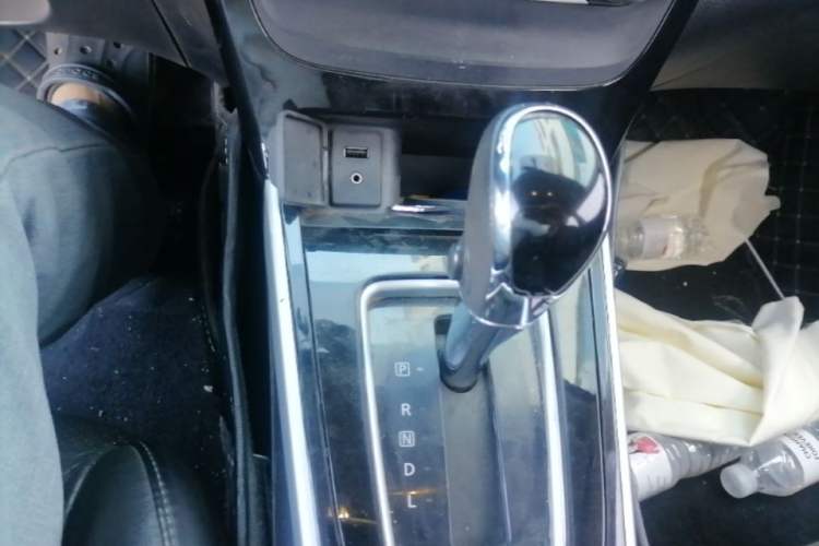 Used Nissan Sylphy 2016 1.6 XL CVT Deluxe Edition Gear Lever