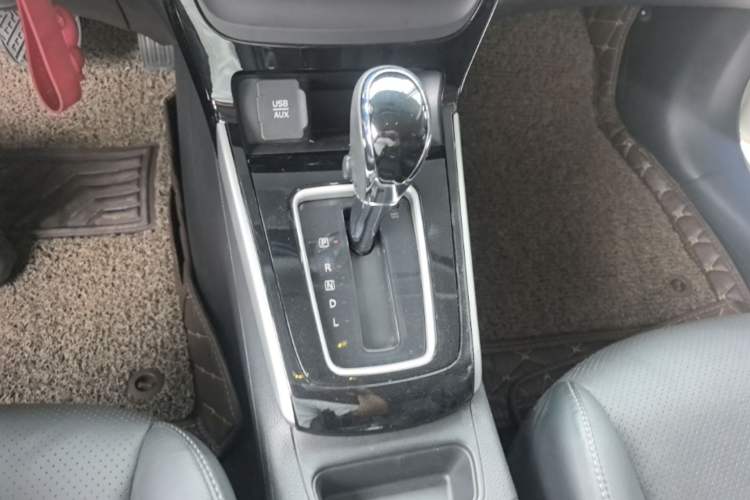 Used Nissan Sylphy 2016 1.6 XL CVT Luxury Edition Gear Lever