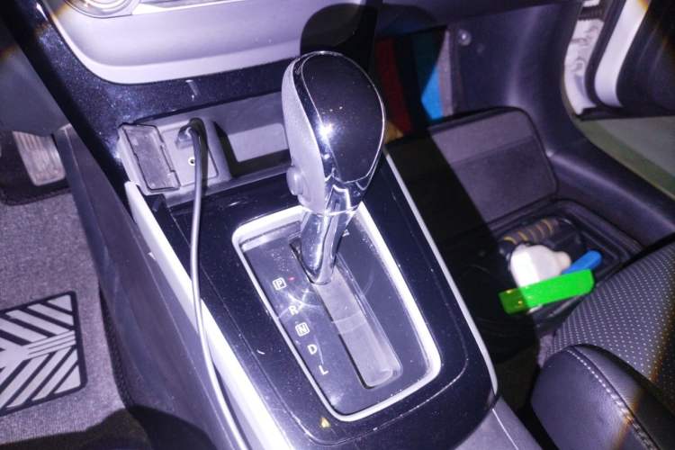 Used Nissan Sylphy 2016 1.6 XL CVT Luxury Edition Gear Lever