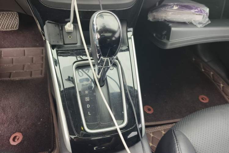 Used Nissan Sylphy 2016 1.6 XL CVT Deluxe Edition Gear Lever