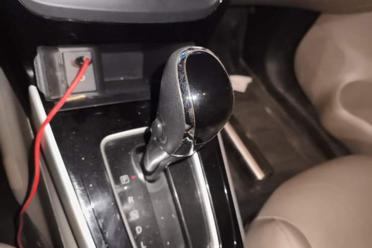 Used Nissan Sylphy 2016 1.6 XL CVT Luxury Edition Gear Lever