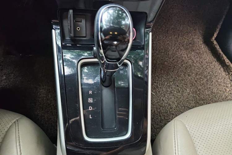Used Nissan Sylphy 2016 1.6 XL CVT Luxury Edition Gear Lever