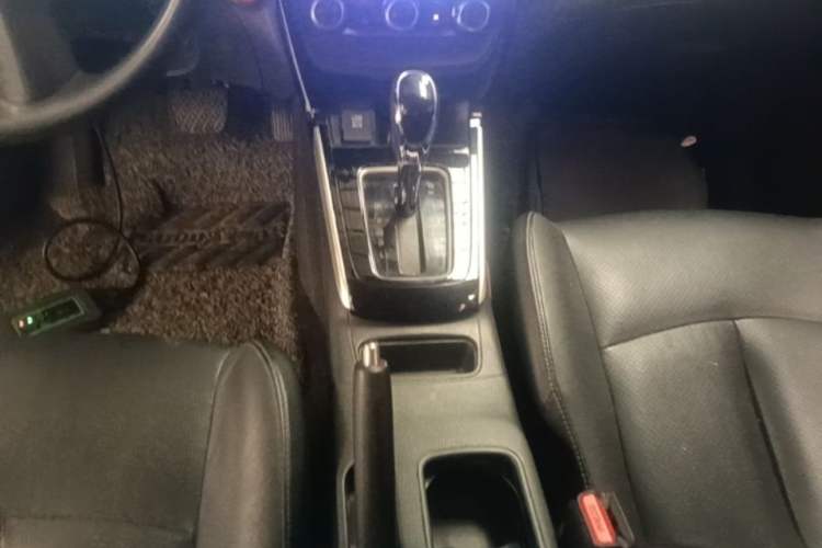 Used Nissan Sylphy 2016 1.6 XL CVT Deluxe Edition Gear Lever