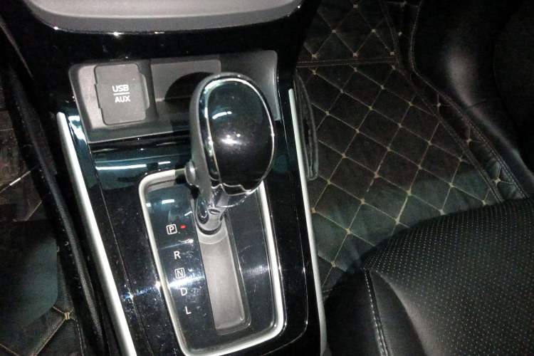 Used Nissan Sylphy 2016 1.6XV CVT Smart Enjoyment Version Gear Lever
