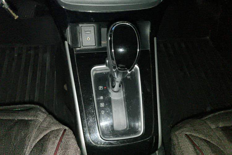 Used Nissan Sylphy 2016 1.6 XL CVT Luxury Edition Gear Lever