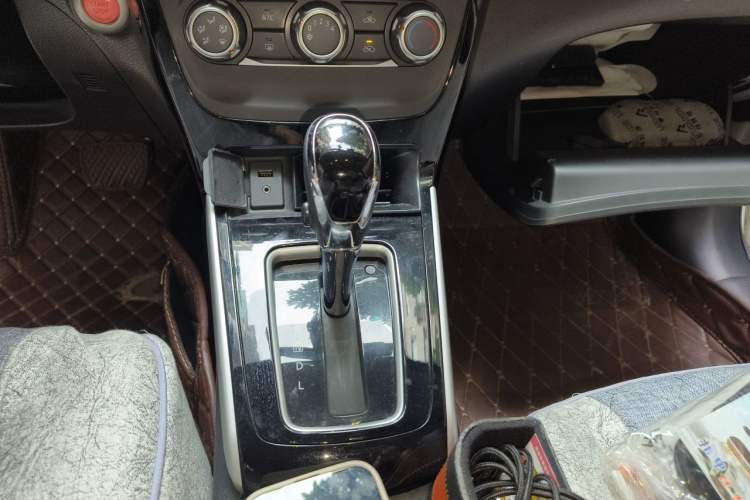 Used Nissan Sylphy 2016 1.6XV CVT Smart Enjoyment Version Gear Lever