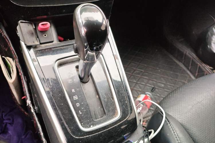 Used Nissan Sylphy 2016 1.6 XL CVT Luxury Edition Gear Lever