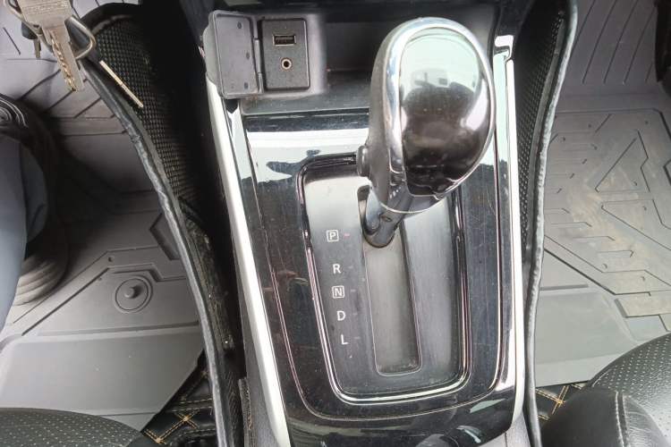 Used Nissan Sylphy 2016 1.6 XL CVT Luxury Edition Gear Lever