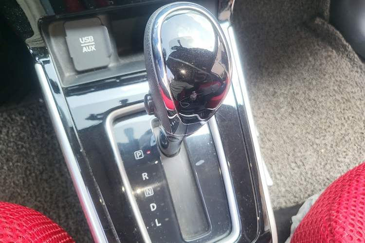 Used Nissan Sylphy 2016 1.6 XL CVT Deluxe Edition Gear Lever