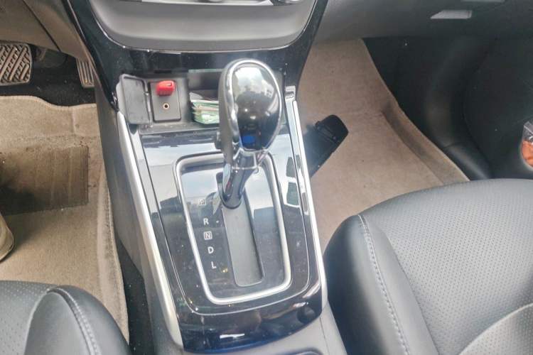 Used Nissan Sylphy 2016 1.6XV CVT Smart Enjoyment Version Gear Lever
