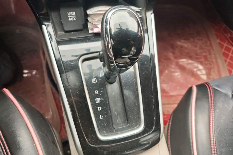 Used Nissan Sylphy 2016 1.6 XL CVT Luxury Edition Gear Lever