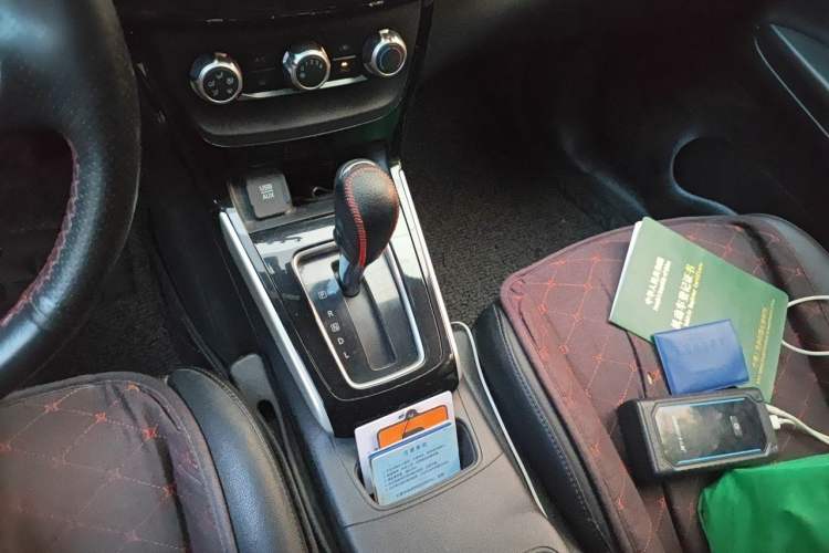 Used Nissan Sylphy 2016 1.6 XL CVT Luxury Edition Gear Lever