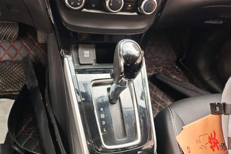 Used Nissan Sylphy 2016 1.6 XL CVT Deluxe Edition Gear Lever