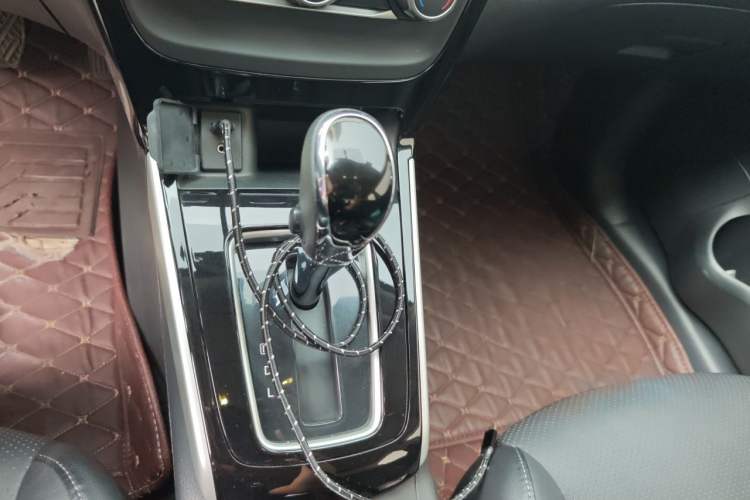 Used Nissan Sylphy 2016 1.6 XL CVT Deluxe Edition Gear Lever