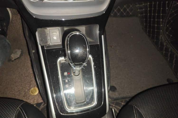 Used Nissan Sylphy 2016 1.6 XL CVT Luxury Edition Gear Lever