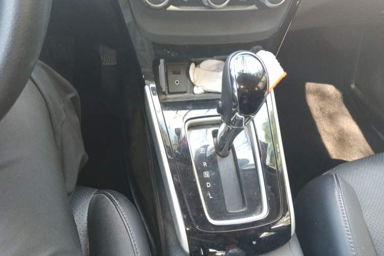 Used Nissan Sylphy 2016 1.6 XL CVT Deluxe Edition Gear Lever