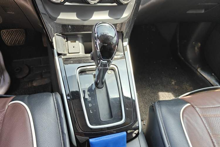 Used Nissan Sylphy 2016 1.6 XL CVT Deluxe Edition Gear Lever
