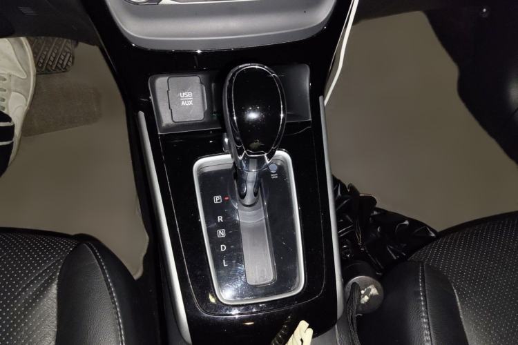 Used Nissan Sylphy 2016 1.6 XL CVT Deluxe Edition Gear Lever