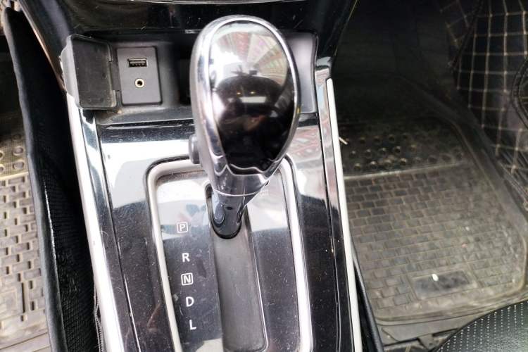 Used Nissan Sylphy 2016 1.6 XL CVT Luxury Edition Gear Lever