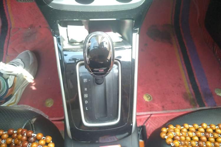 Used Nissan Sylphy 2016 1.6 XL CVT Deluxe Edition Gear Lever