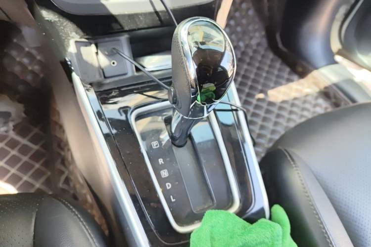 Used Nissan Sylphy 2016 1.6 XL CVT Luxury Edition Gear Lever