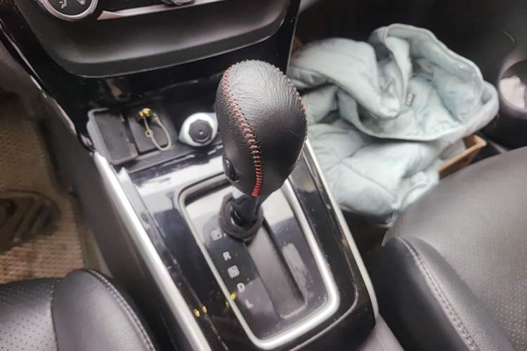 Used Nissan Sylphy 2016 1.6 XL CVT Luxury Edition Gear Lever
