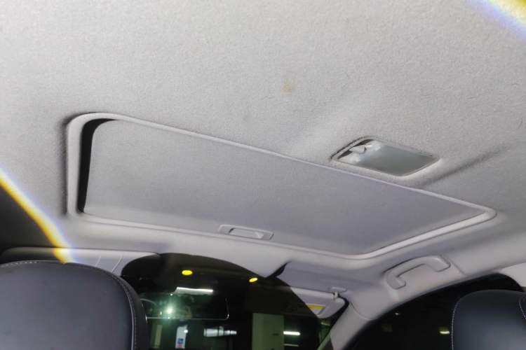 Used Nissan Sylphy 2016 1.6XV CVT Smart Enjoyment Version Headliner