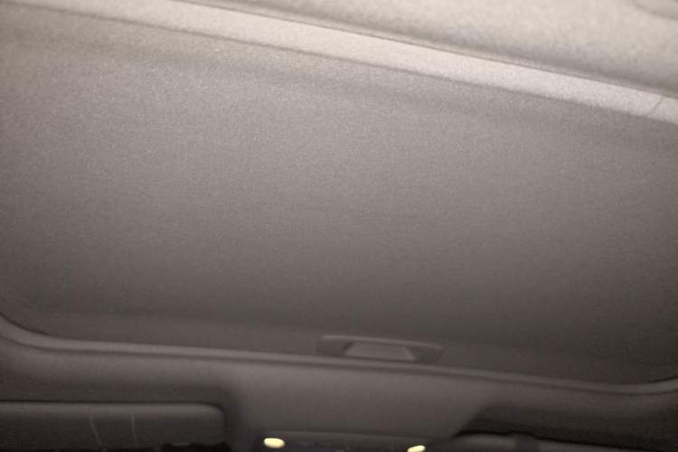 Used Nissan Sylphy 2016 1.6XV CVT ZhiZun Edition Headliner