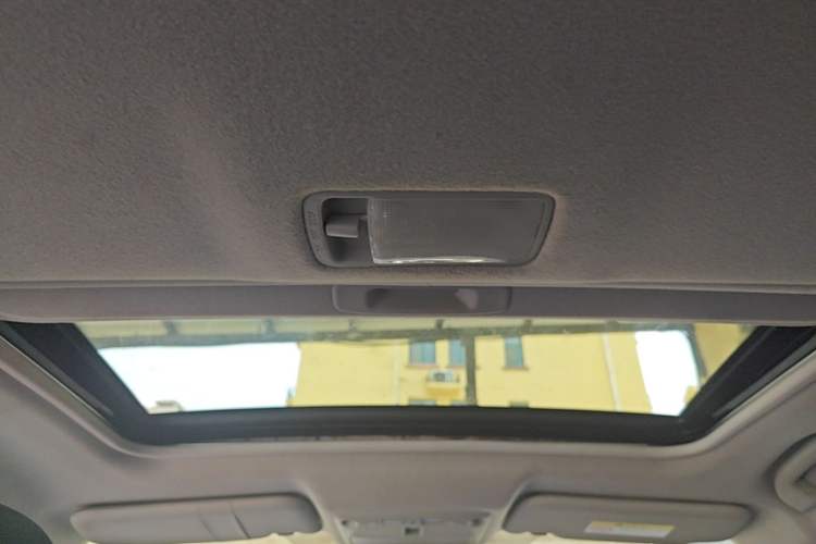 Used Nissan Sylphy 2016 1.6 XL Manual Luxury Edition Headliner