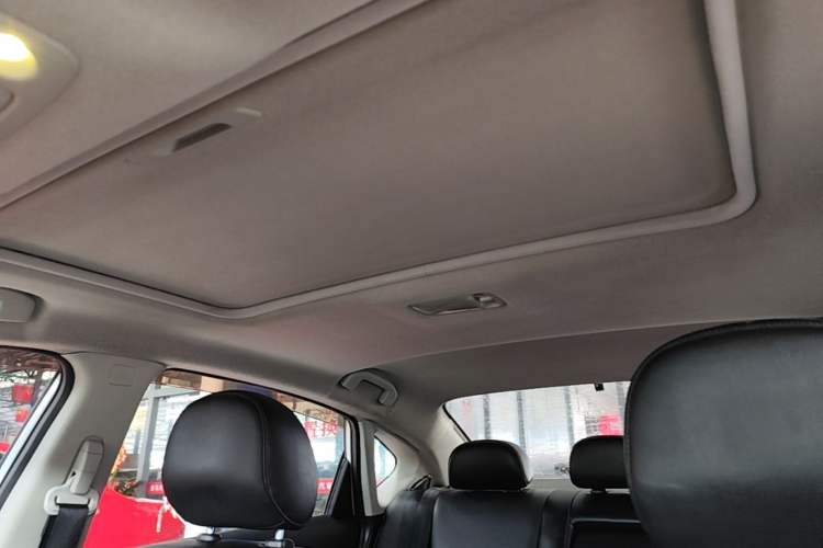 Used Nissan Sylphy 2016 1.6XV CVT Smart Enjoyment Version Headliner