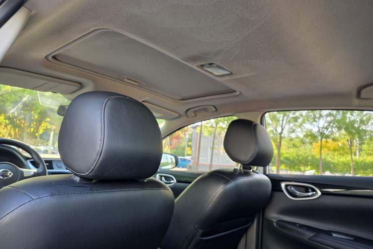 Used Nissan Sylphy 2016 1.6XV CVT Smart Enjoyment Version Headliner