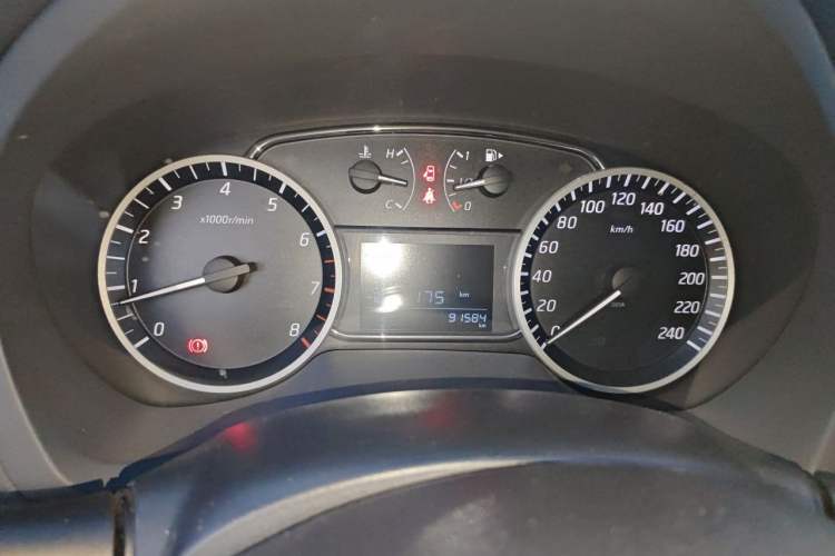 Used Nissan Sylphy 2016 1.6 XL Manual Luxury Edition Instrument Cluster