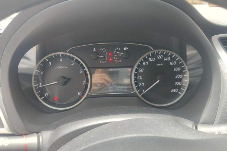 Used Nissan Sylphy 2016 1.6 XL CVT Deluxe Edition Instrument Cluster